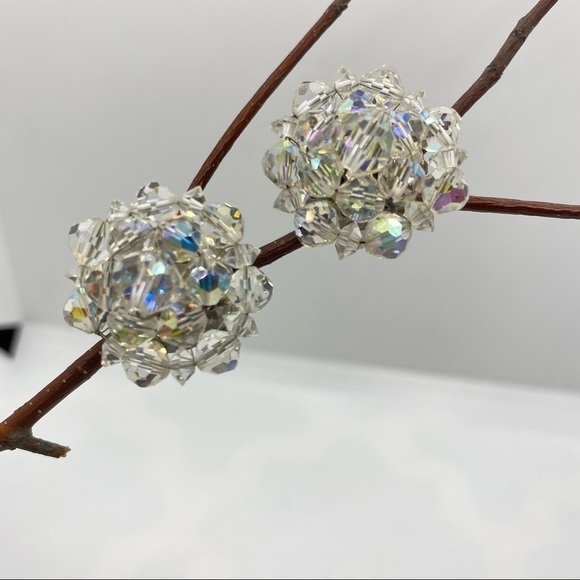 AURORA Borealis Clear Crystal Beaded Cluster Clip-On Vintage Earrings - Picture 2 of 9